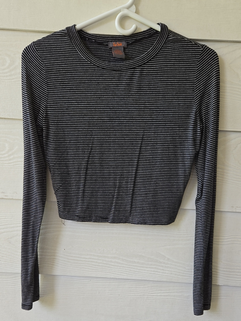 Black & White Striped Long-Sleeve Cropped Tee,brand SO SIK SIZE L